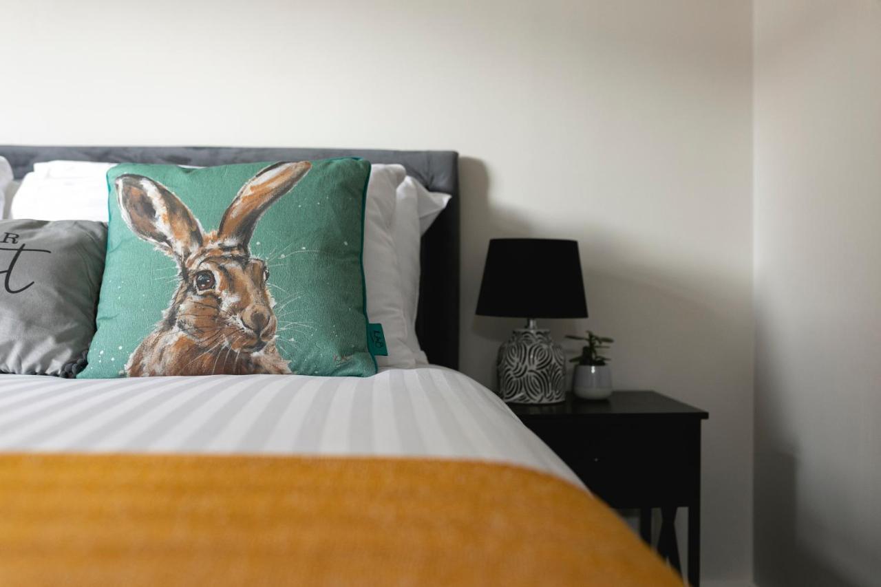 Skyvillion - Cozy Large 4 & 1 Bed Apartments In London Enfield, Mins To Tube Station, Free Wi-Fi Luaran gambar