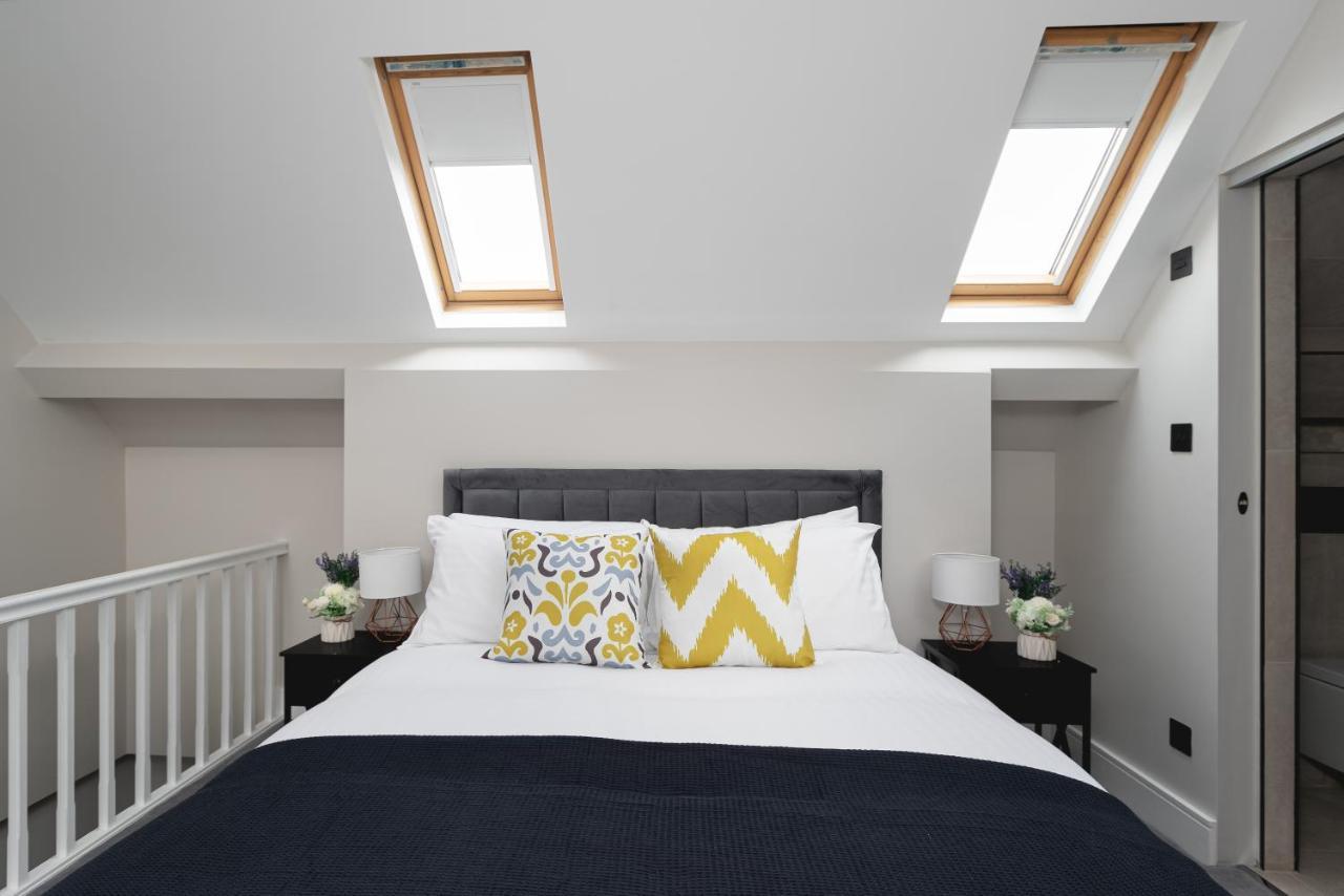 Skyvillion - Cozy Large 4 & 1 Bed Apartments In London Enfield, Mins To Tube Station, Free Wi-Fi Luaran gambar
