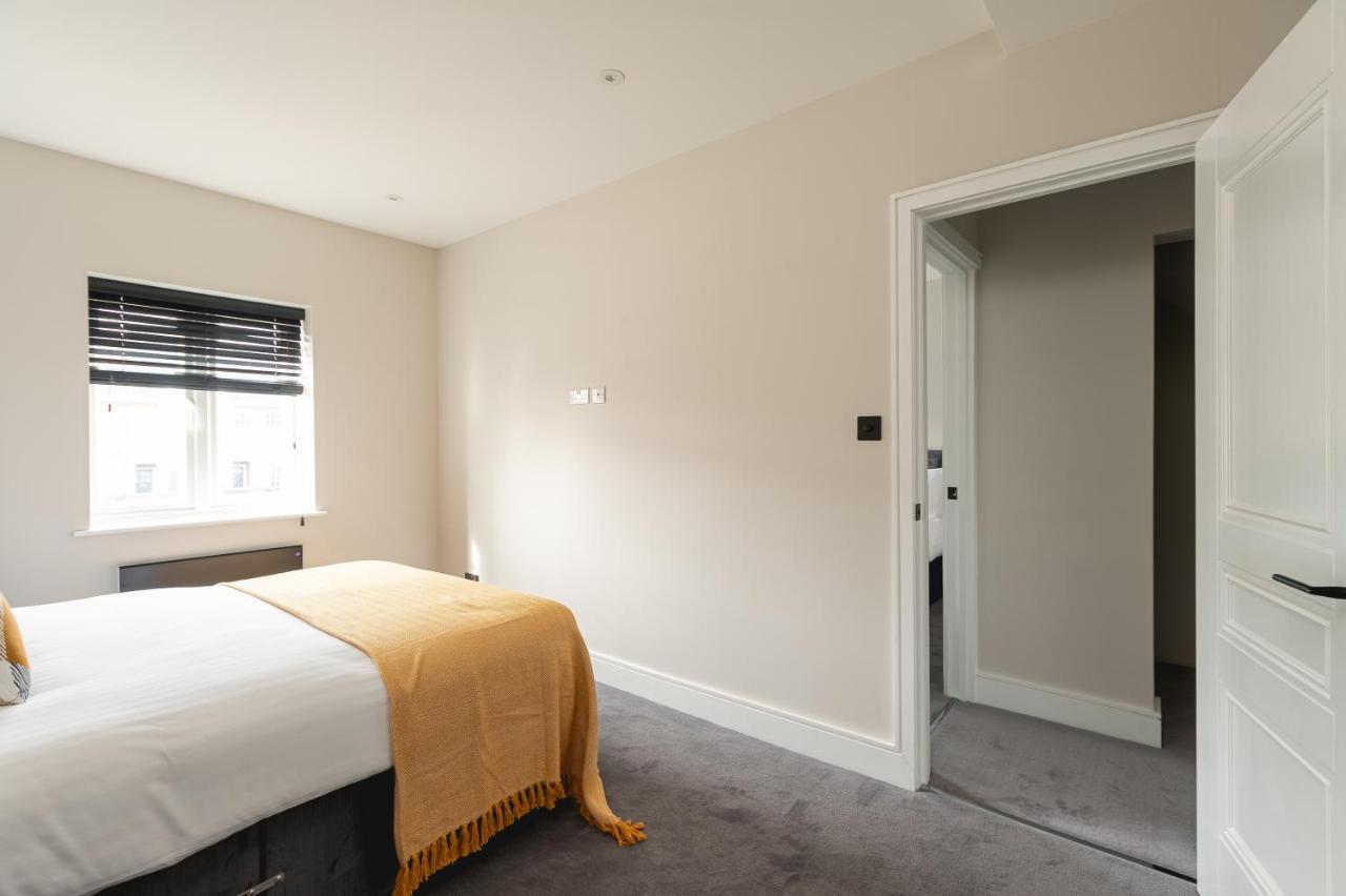 Skyvillion - Cozy Large 4 & 1 Bed Apartments In London Enfield, Mins To Tube Station, Free Wi-Fi Luaran gambar