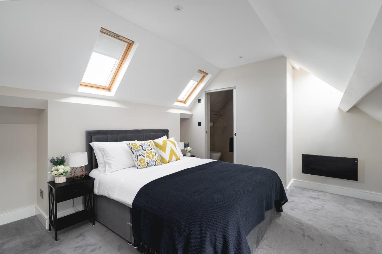 Skyvillion - Cozy Large 4 & 1 Bed Apartments In London Enfield, Mins To Tube Station, Free Wi-Fi Luaran gambar