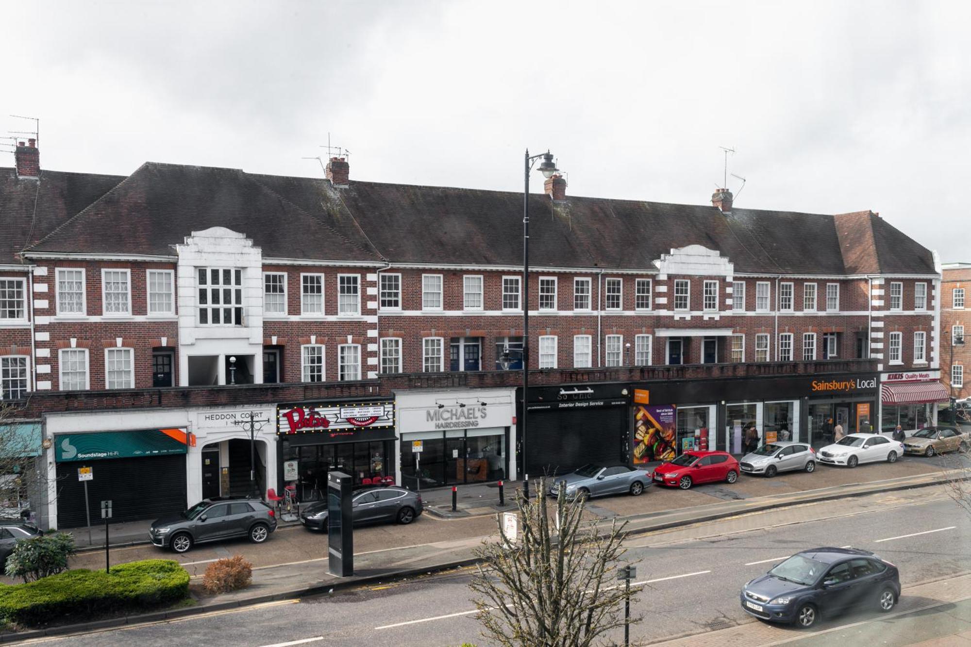 Skyvillion - Cozy Large 4 & 1 Bed Apartments In London Enfield, Mins To Tube Station, Free Wi-Fi Luaran gambar