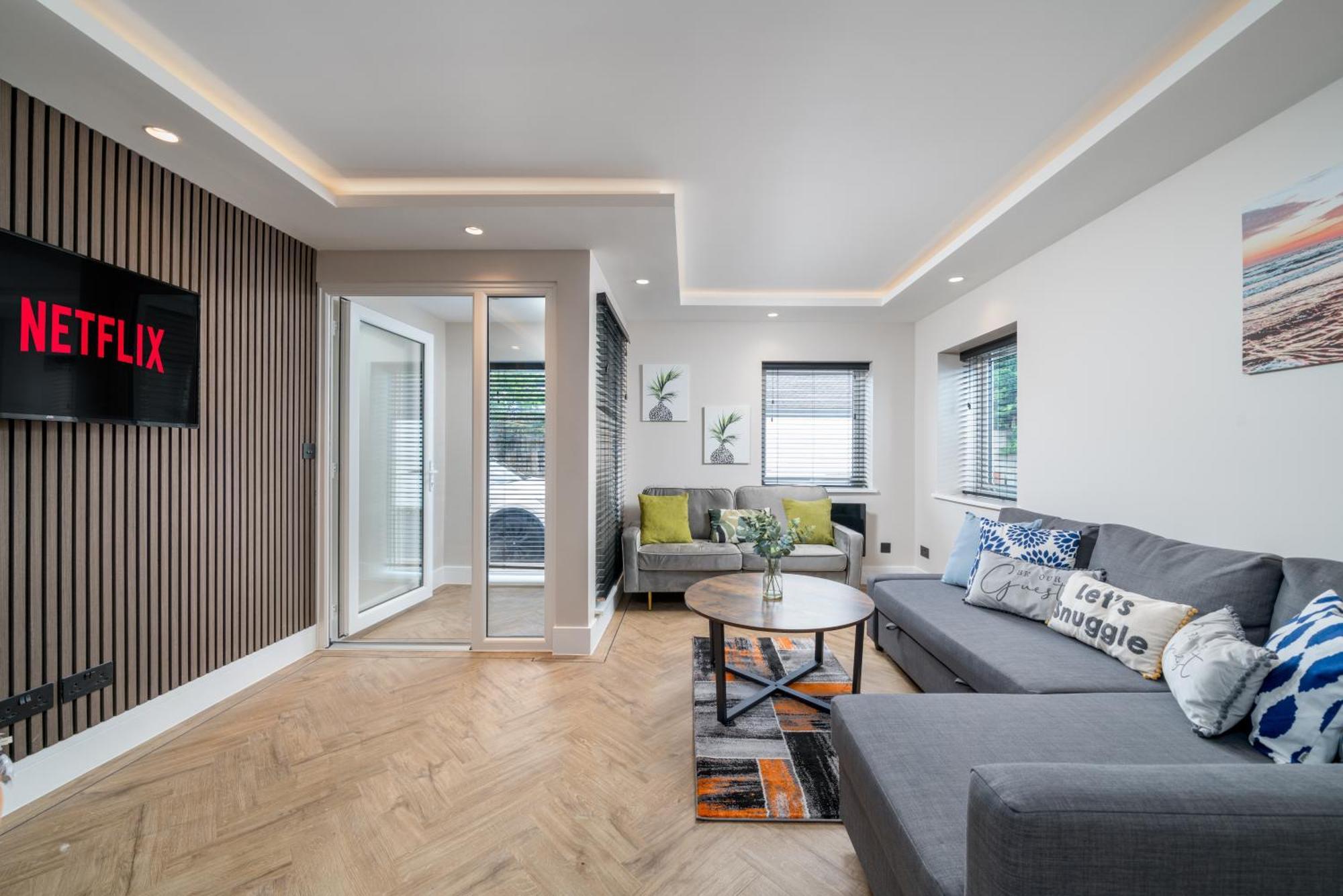Skyvillion - Cozy Large 4 & 1 Bed Apartments In London Enfield, Mins To Tube Station, Free Wi-Fi Luaran gambar