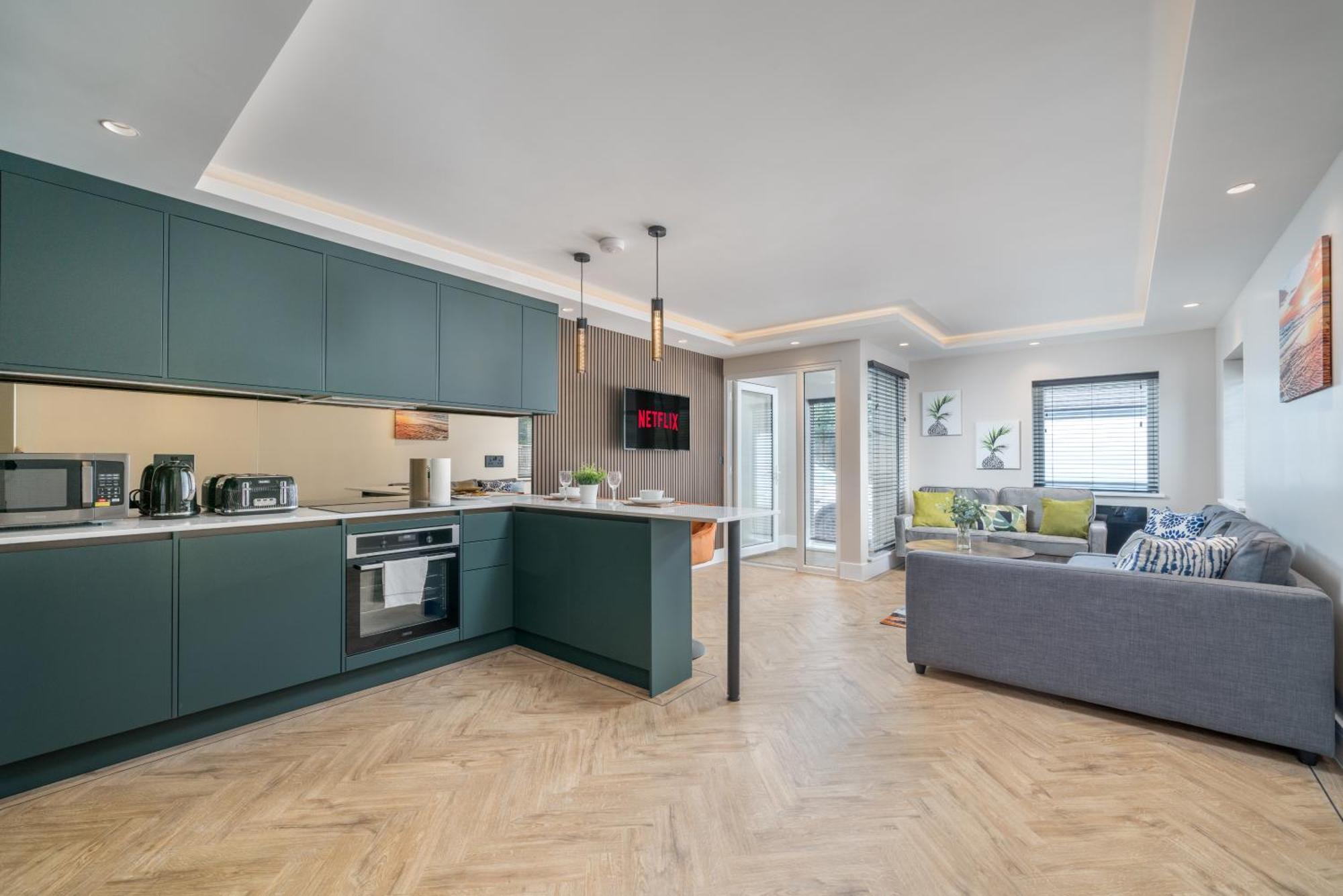 Skyvillion - Cozy Large 4 & 1 Bed Apartments In London Enfield, Mins To Tube Station, Free Wi-Fi Luaran gambar